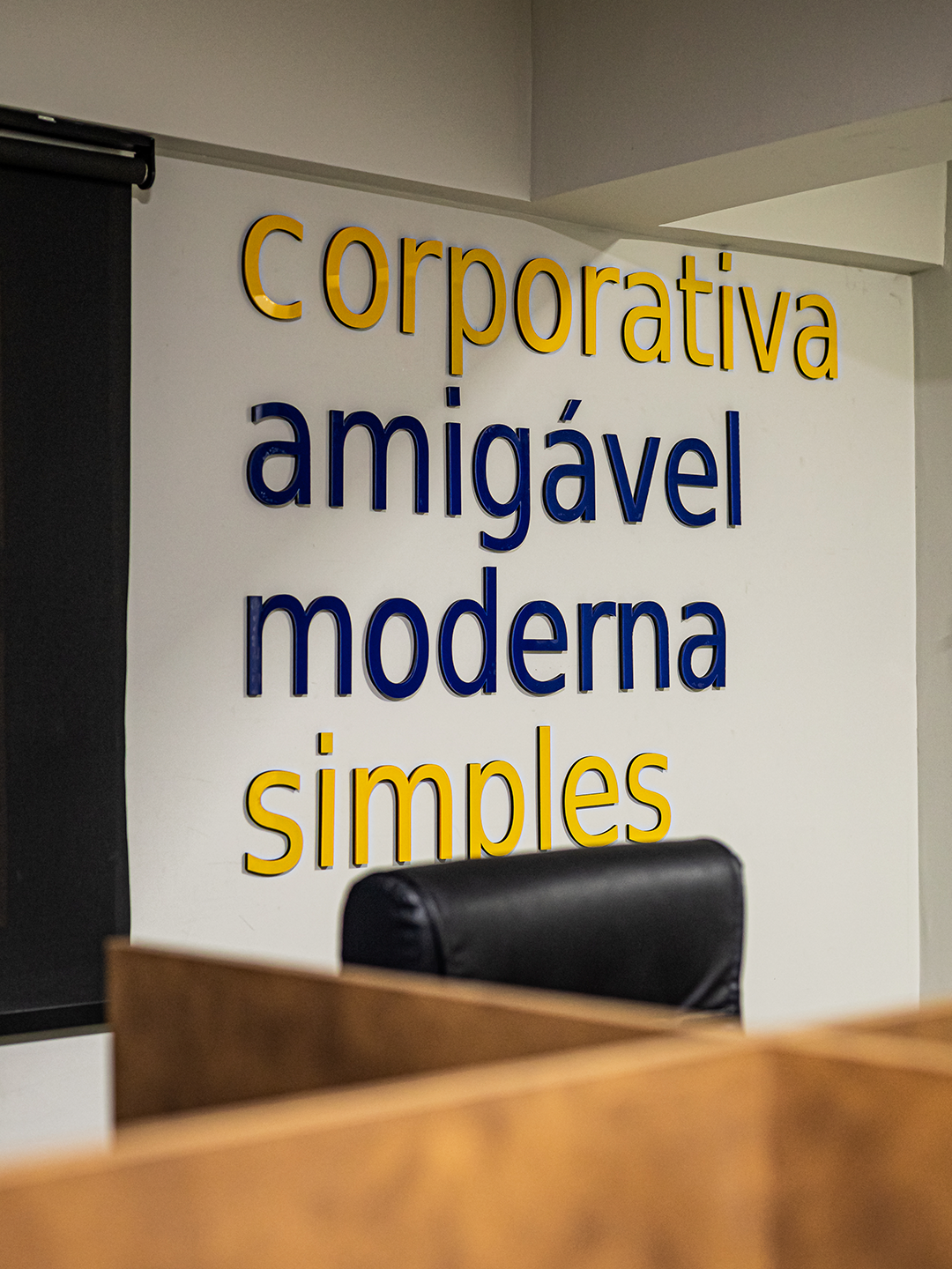Escritório Hélios — corporativa, amigável, moderna, simples